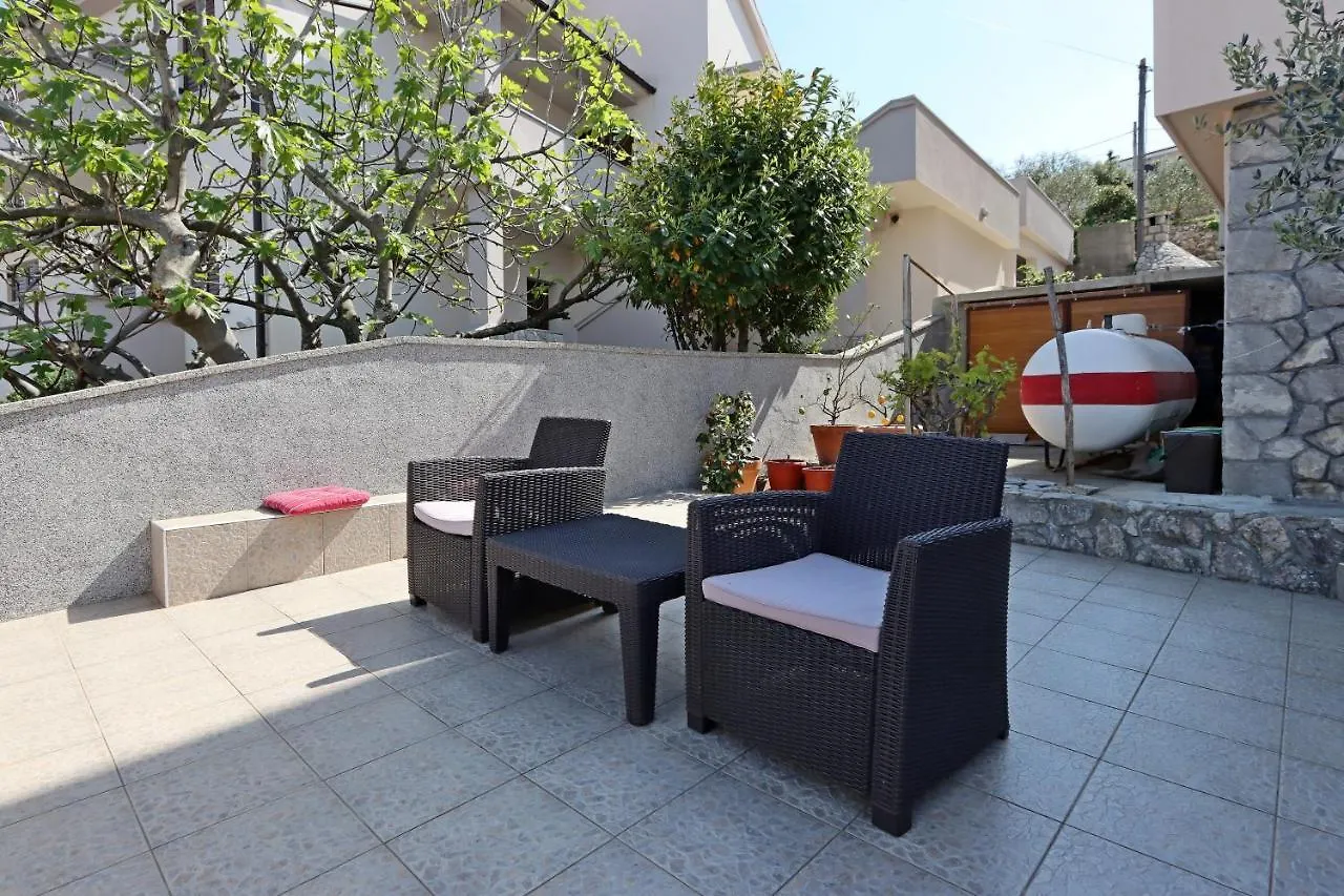 Double Room Vrbnik 5299B Croácia