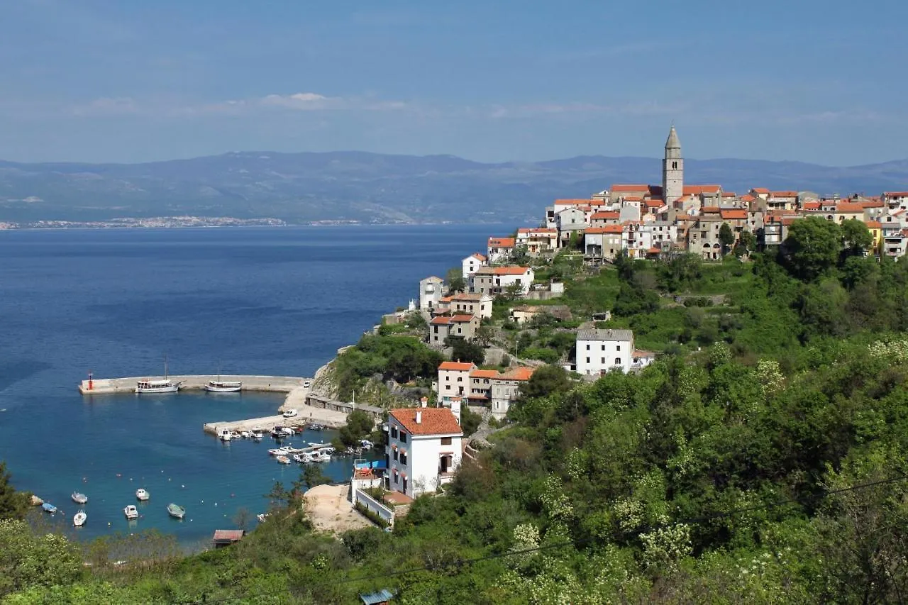 Double Room Vrbnik 5299B Croácia